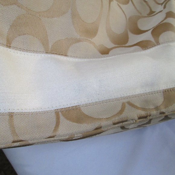 Coach Beige and Cream Colored Shoulder Hobo Purse # E1182-F17434 Pre-own… - Picture 12 of 15